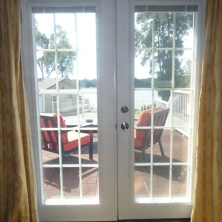 Bayside Inn & Waterfront Suites Кінгстон Номер фото