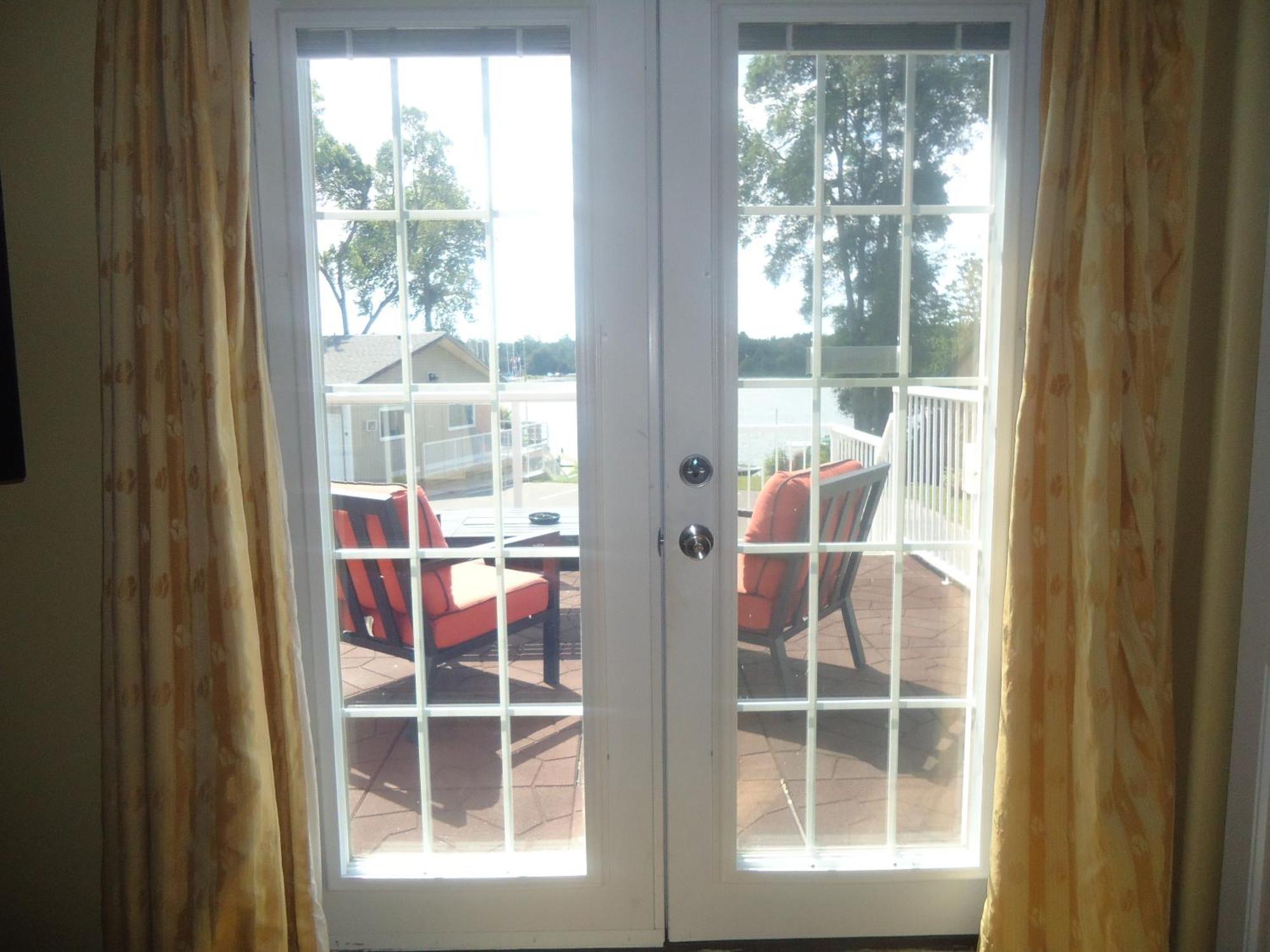 Bayside Inn & Waterfront Suites Кінгстон Номер фото